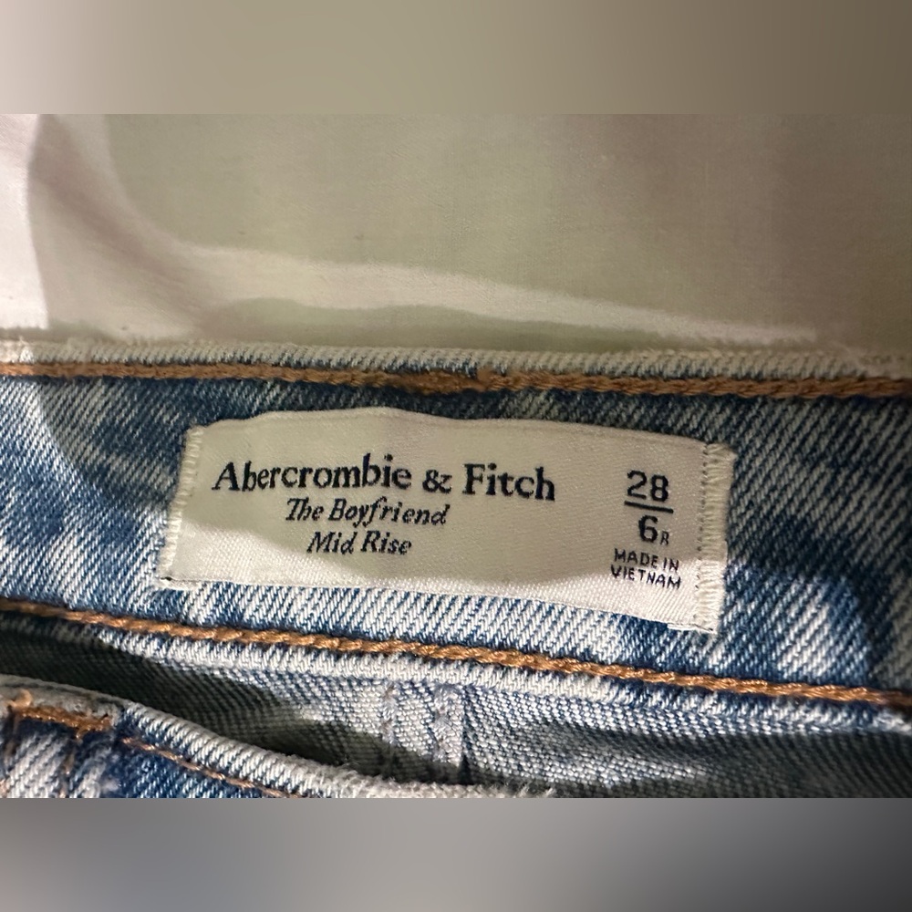 Abercrombie and fitch the boyfriend mid rise size 6
